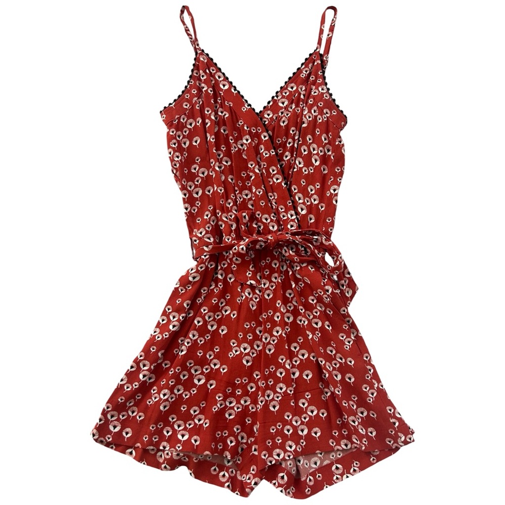 Donated - not for sale. 
Loft Romper with Pockets and Tie Waist Size XSP